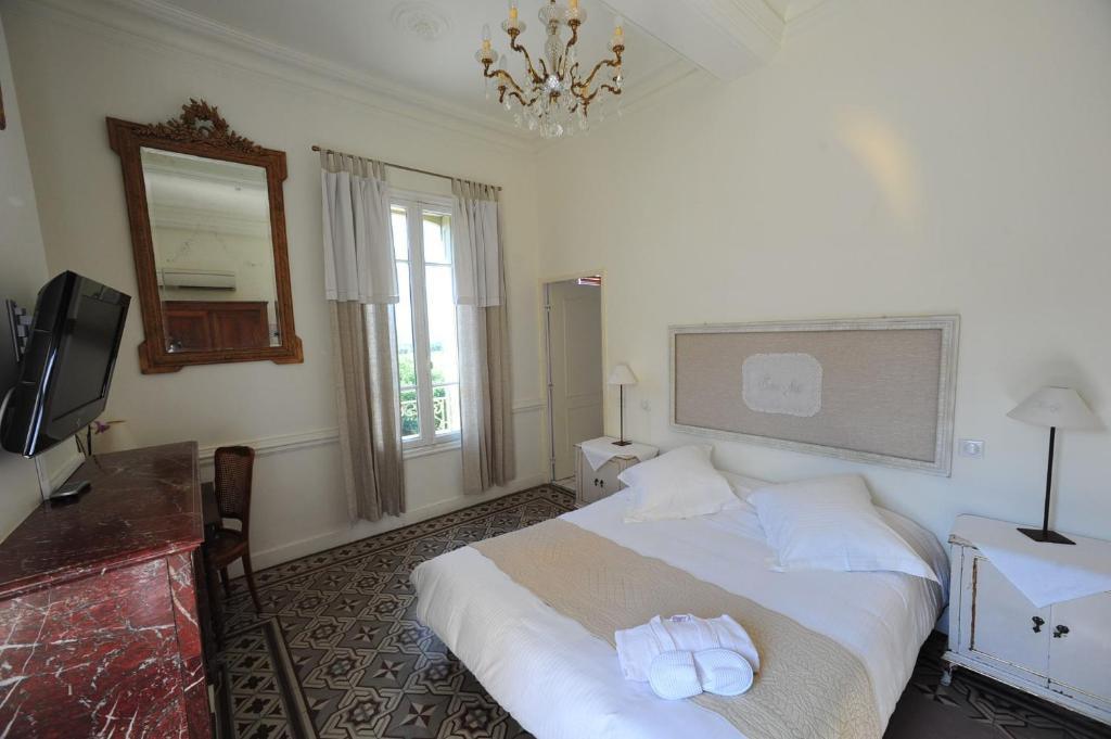 Logis Auberge Restaurant Du Vigneron Cucugnan Room photo